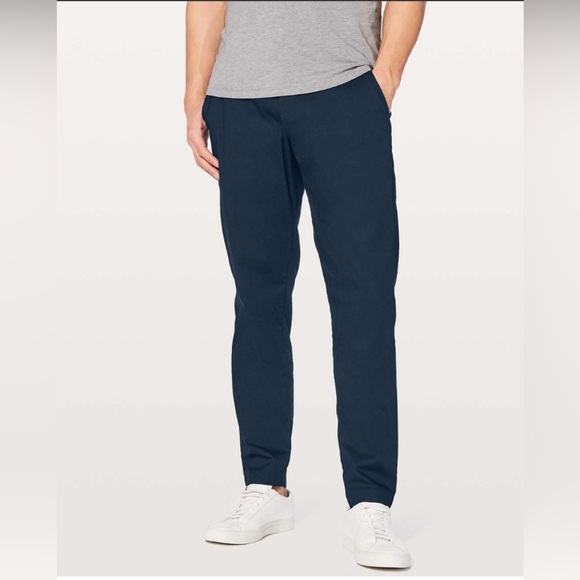 Lululemon Commission Pant Classic *Swift Cotton 34"
True Navy - Picture 1 of 7
